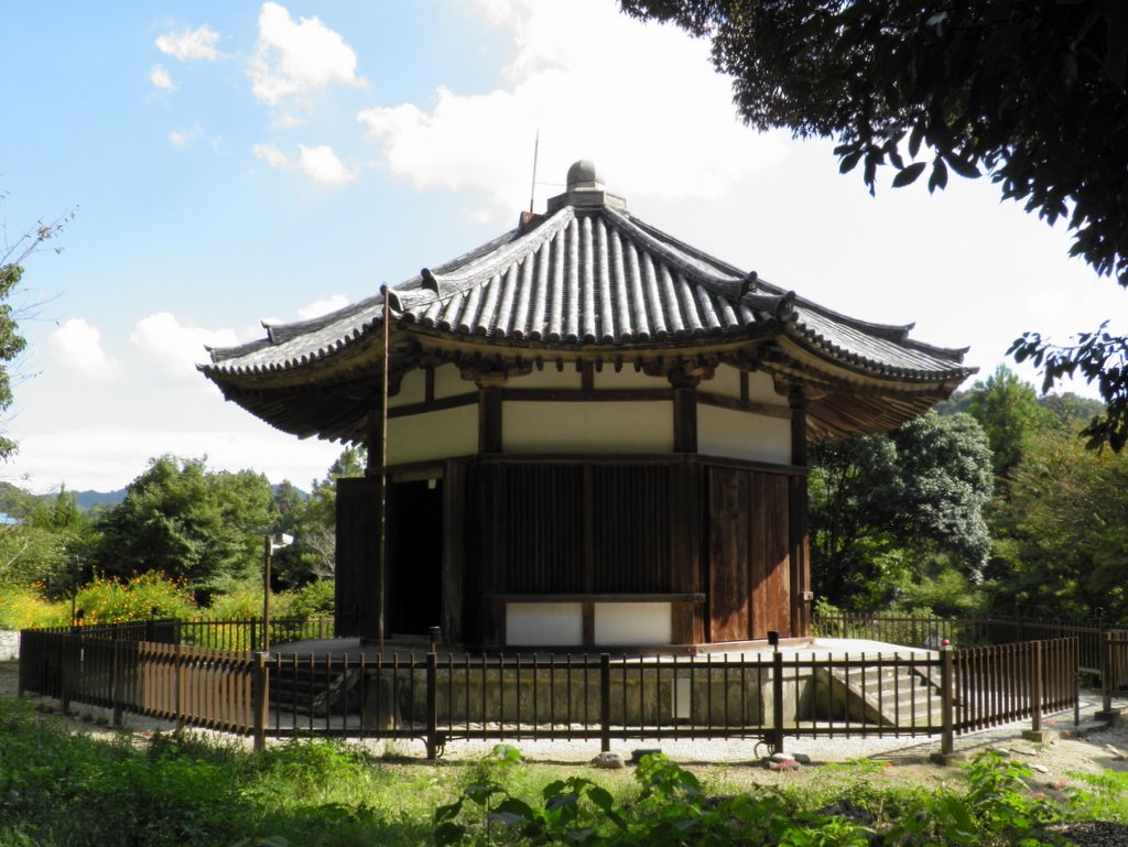 栄山寺