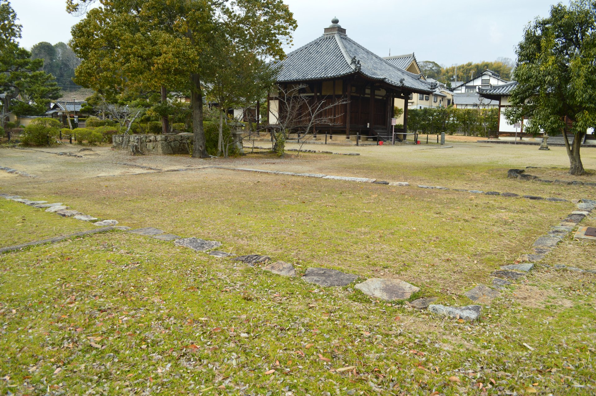 中門
