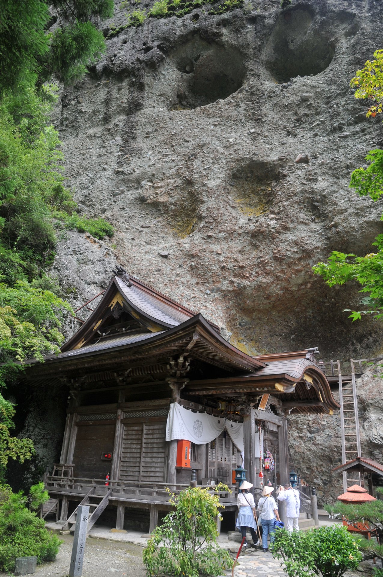 本堂