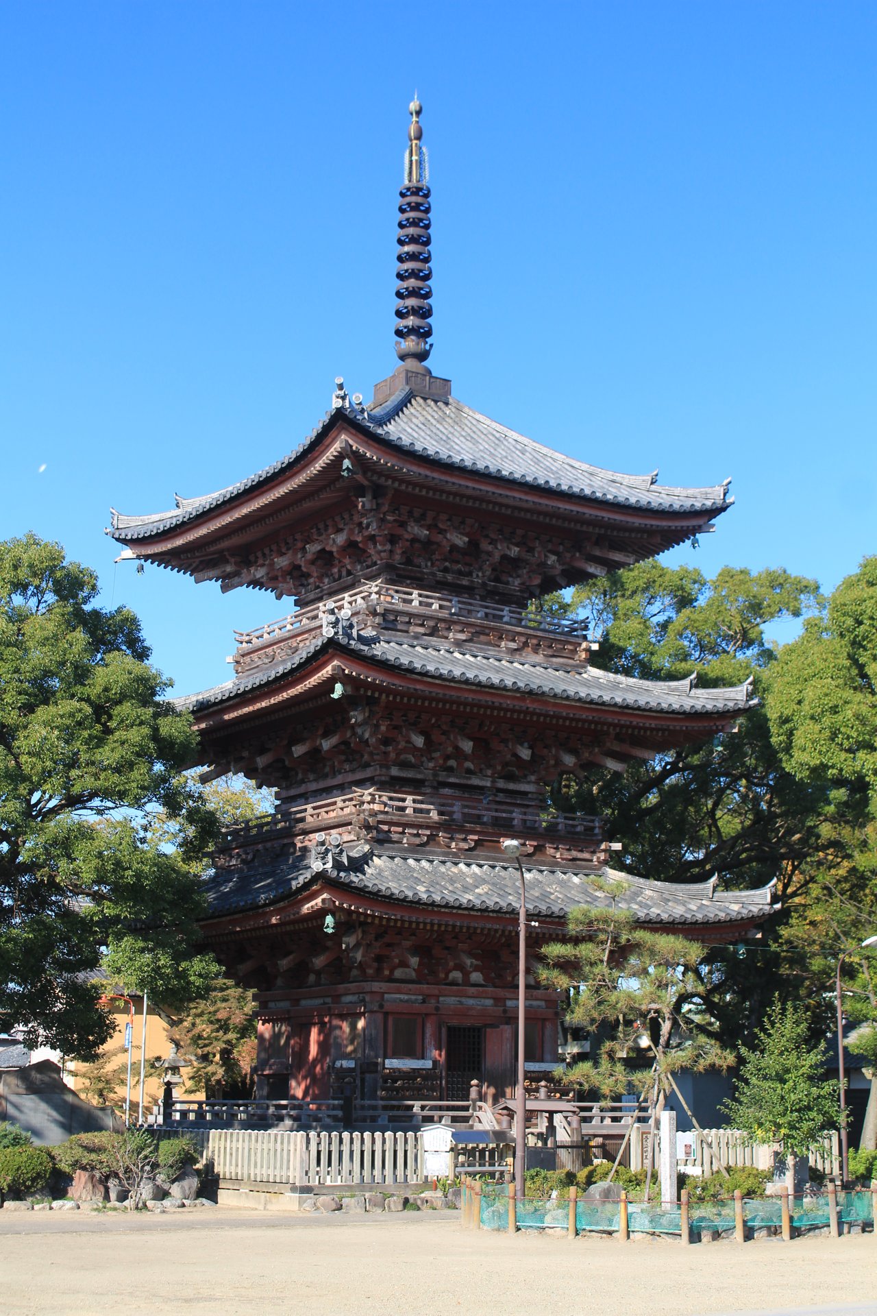 三重塔