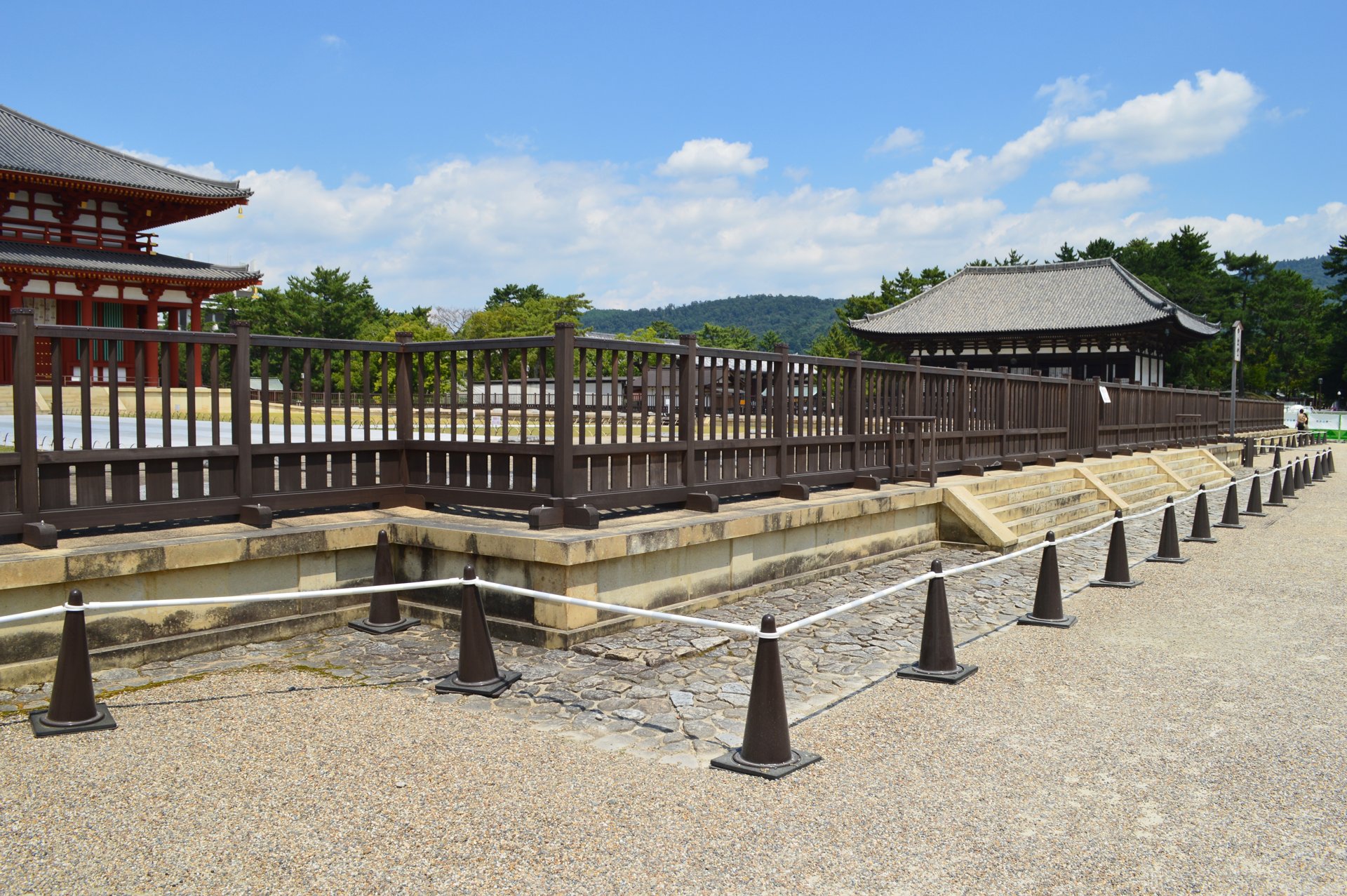 中門