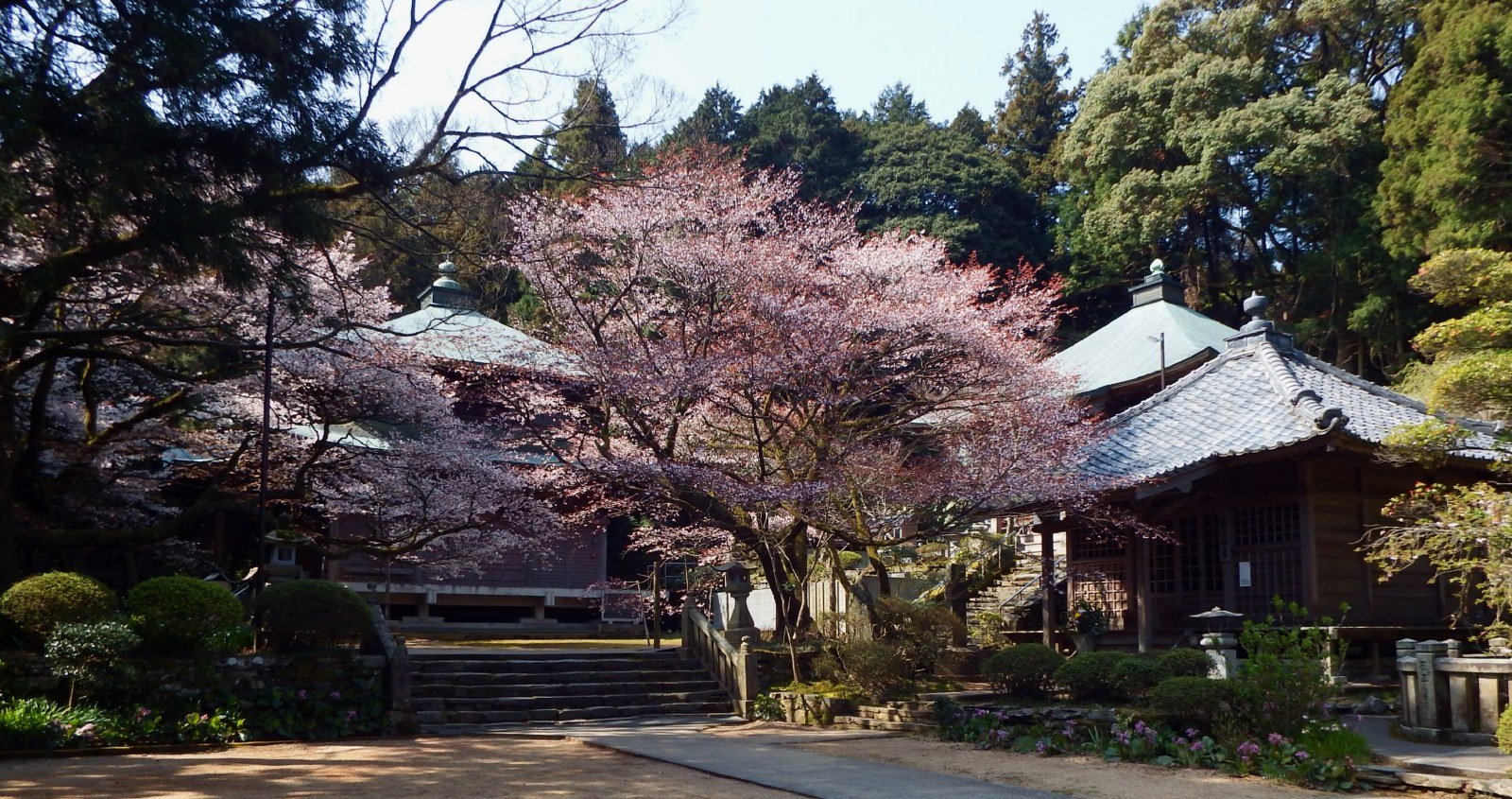 三角寺