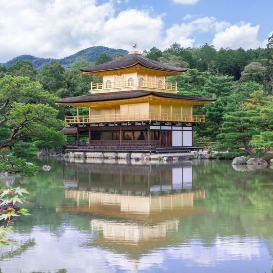 鹿苑寺