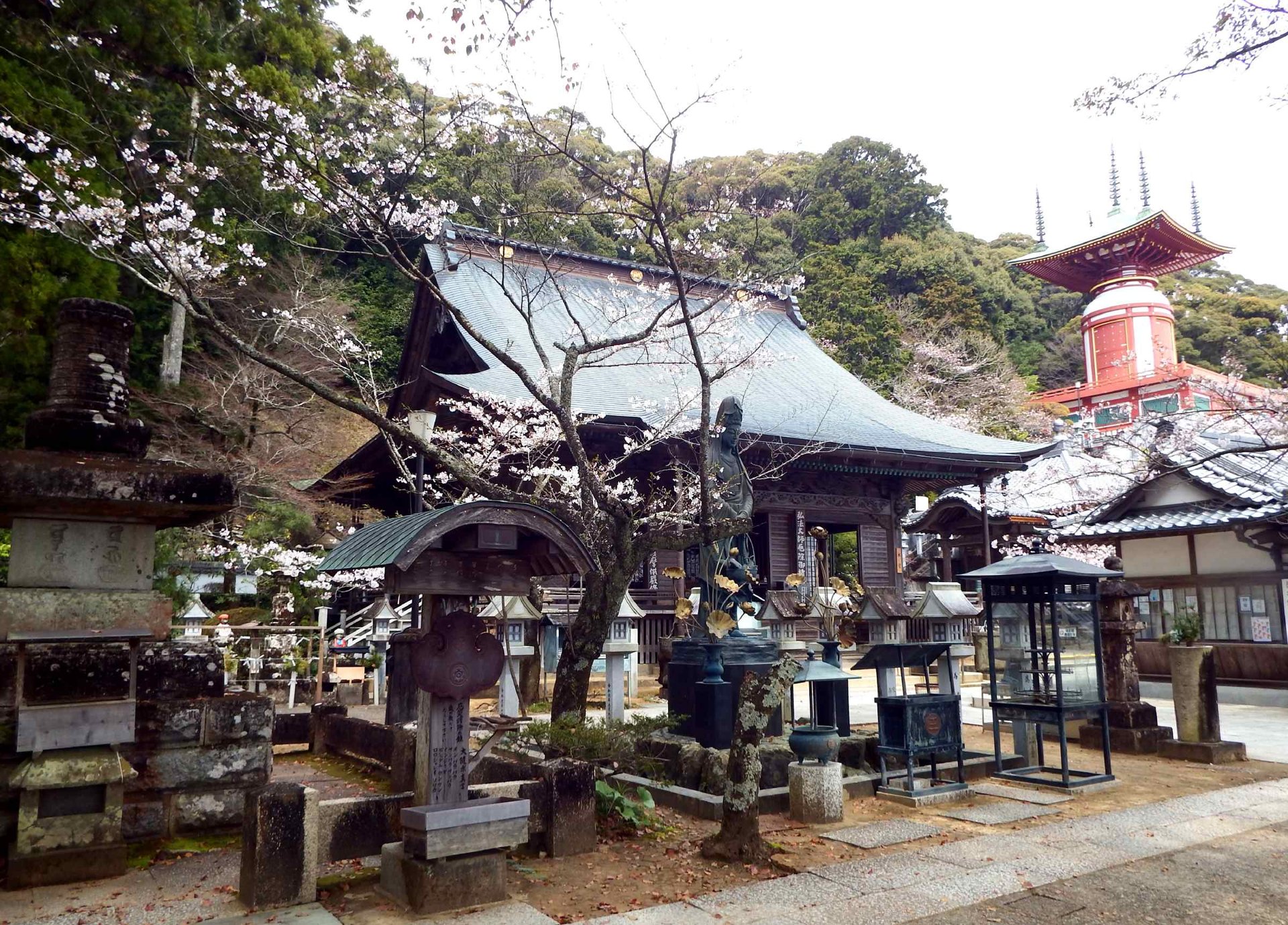 薬王寺