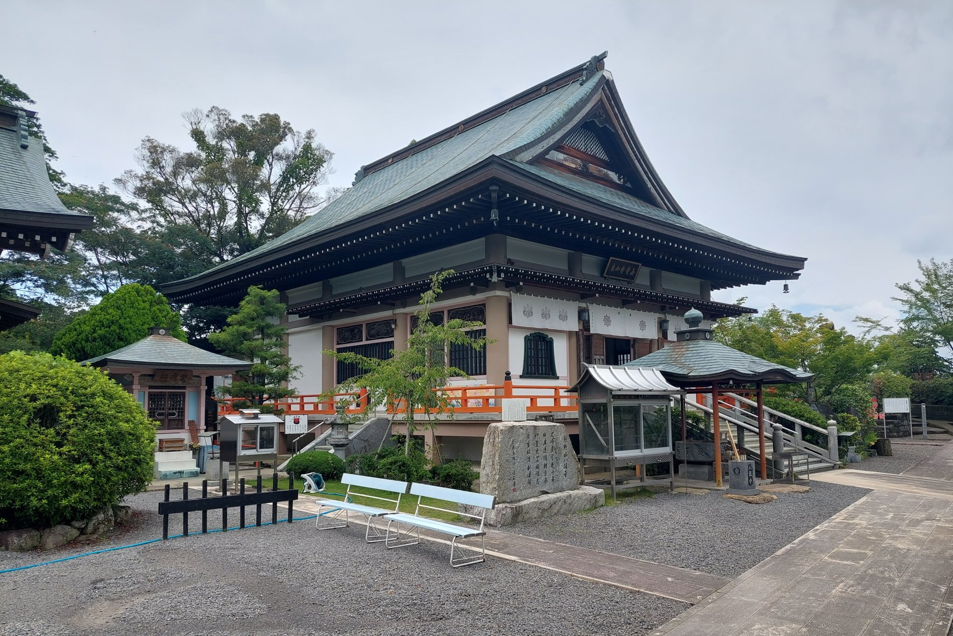 本堂